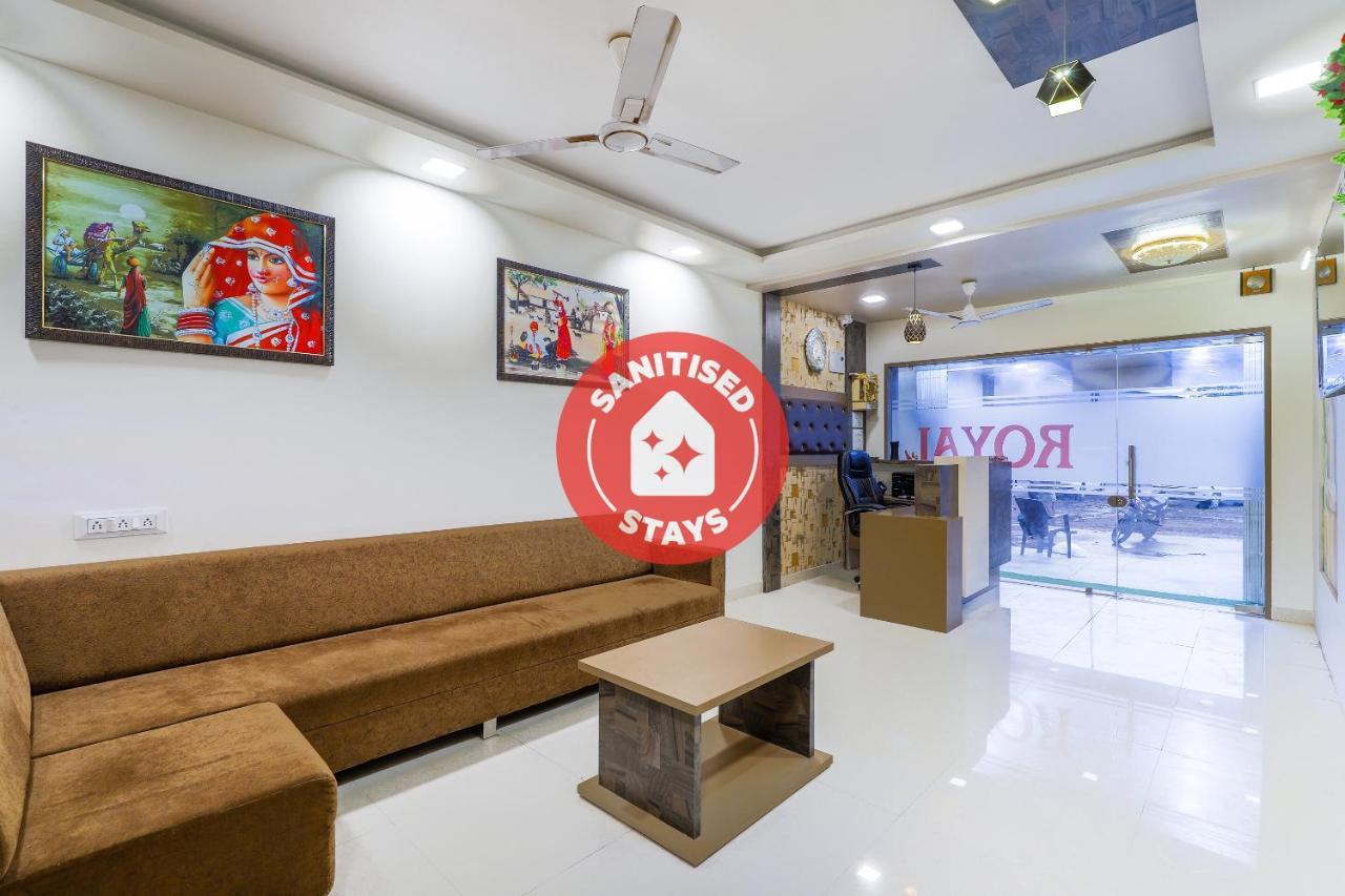 Oyo 47110 Hotel Royal Palace Naroda Exteriör bild