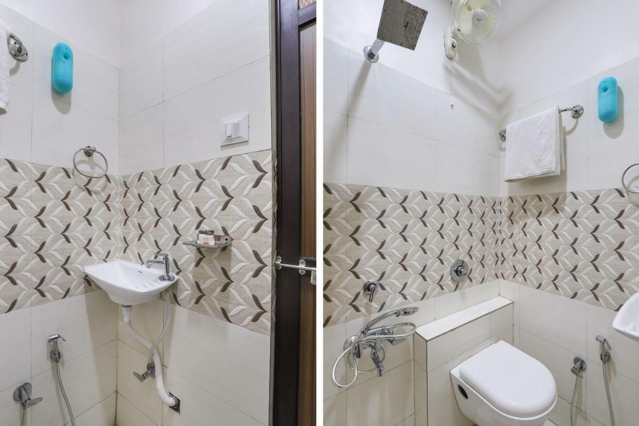 Oyo 47110 Hotel Royal Palace Naroda Exteriör bild